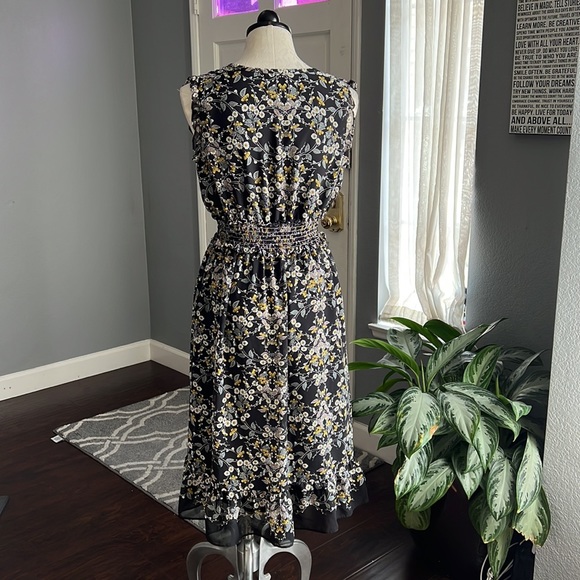 Max Studio Floral Print Smocked Waist Midi Dress - Picture 4 of 8